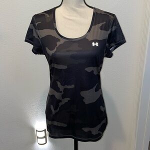 UA Under Armour Camo top